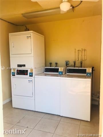 8600 SW 109th Ave in Miami, FL - Building Photo - Building Photo