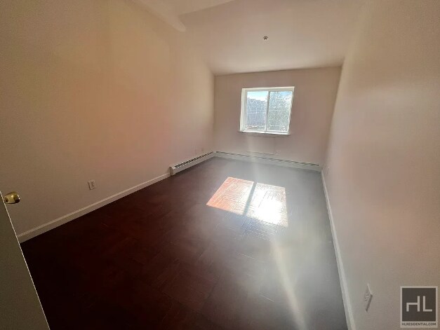 818 Clarence Ave-Unit -1 in Bronx, NY - Building Photo