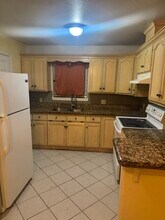 25 Camino Bronce in Brownsville, TX - Foto de edificio - Building Photo