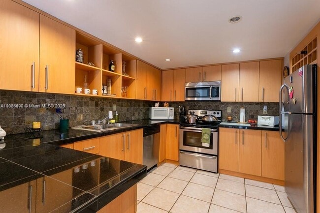6814 SW 114th Pl in Miami, FL - Building Photo - Building Photo