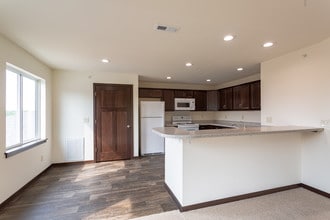 Sherwood Manor VIII in Jackson, WI - Foto de edificio - Interior Photo