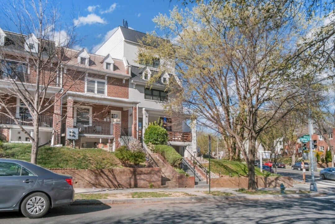 1419 Upshur St NW in Washington, DC - Foto de edificio