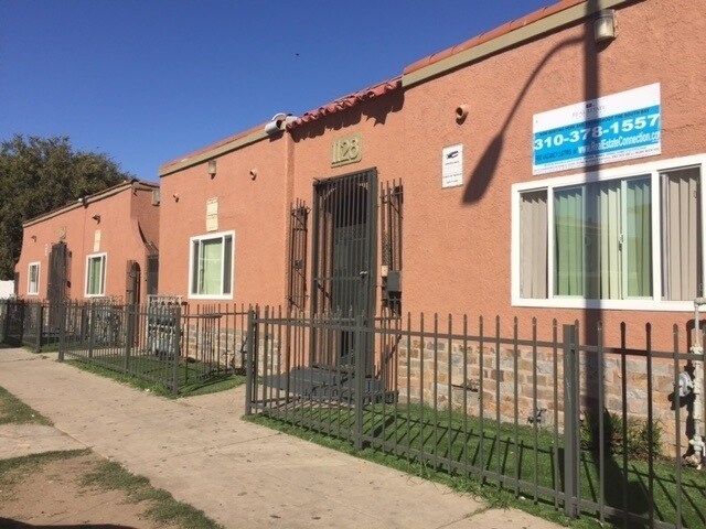 1128 Raymond Ave in Long Beach, CA - Building Photo