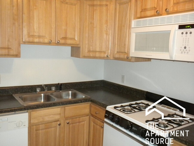 2455 N Spaulding Ave, Unit G