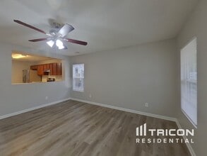 812 Spears Dr in Elgin, SC - Building Photo - Building Photo