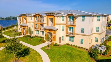 Clyde Morris Landings Apartment Homes in Daytona Beach, FL - Foto de edificio - Building Photo