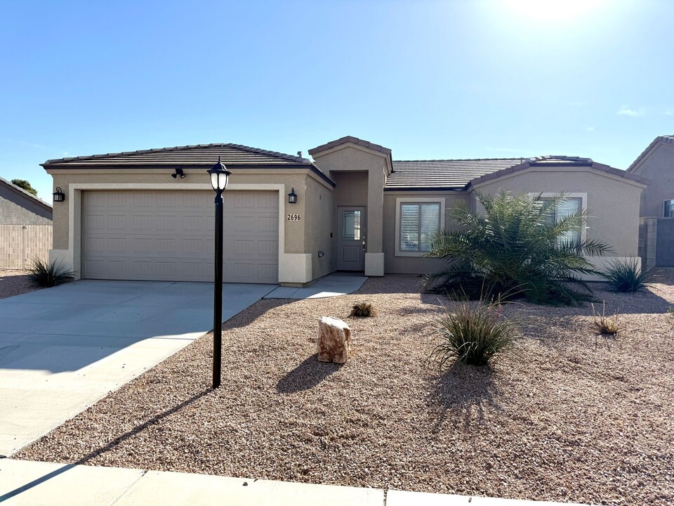 2696 E Punta Vista in Kingman, AZ - Building Photo