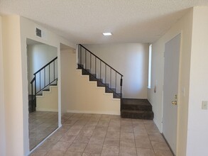 1280 Trail End Way in Sacramento, CA - Building Photo - Building Photo