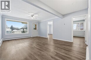 104 South Street E in Aylmer, ON - Building Photo