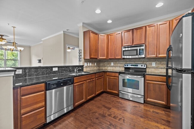 property at 1000 E Woodlawn Rd