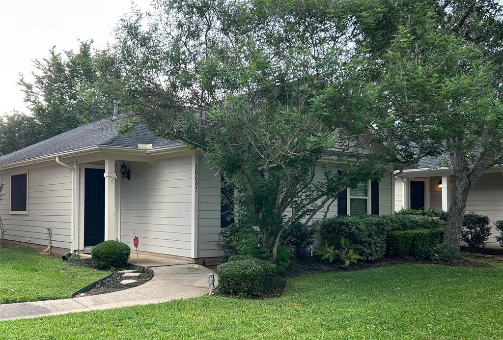10607 Cobblecreek Way in Missouri City, TX - Building Photo