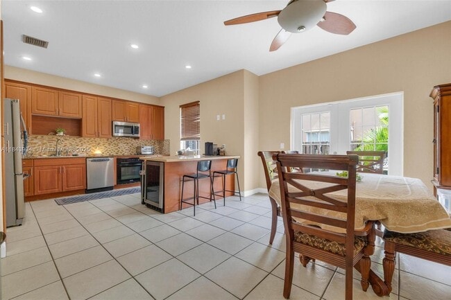 8612 Buckskin Mnr in Davie, FL - Foto de edificio - Building Photo