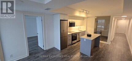 2 Manderley Dr in Toronto, ON - Building Photo - Building Photo