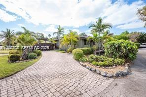 1532 NE 39th St in Oakland Park, FL - Building Photo