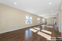 232 Fulton St, Unit 2 in Medford, MA - Foto de edificio - Building Photo