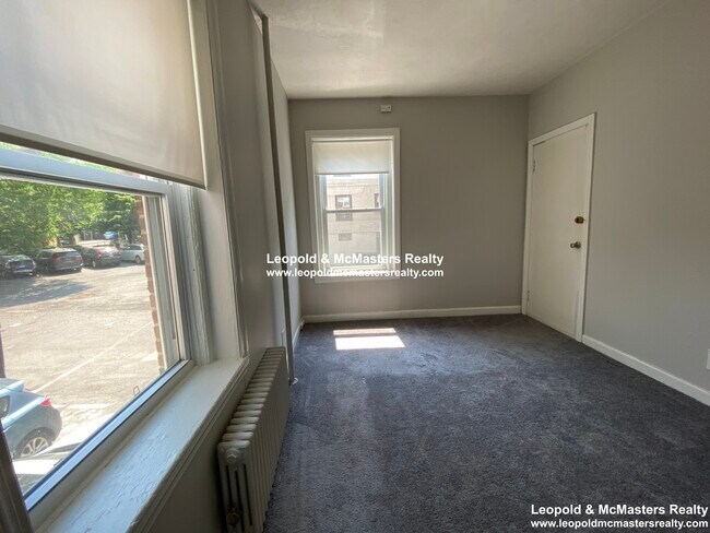 1118 Commonwealth Ave, Unit 5 in Boston, MA - Building Photo - Building Photo
