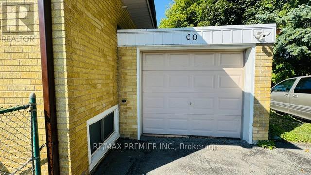 60 Maralim Rd in Richmond Hill, ON - Building Photo - Building Photo