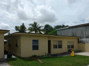 514 NW 60th Ter in Hollywood, FL - Building Photo - Building Photo