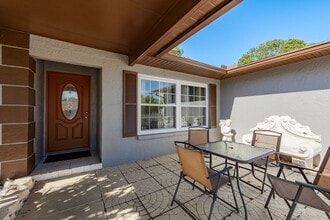 7912 Soaring Trail Ln in Tampa, FL - Building Photo - Building Photo