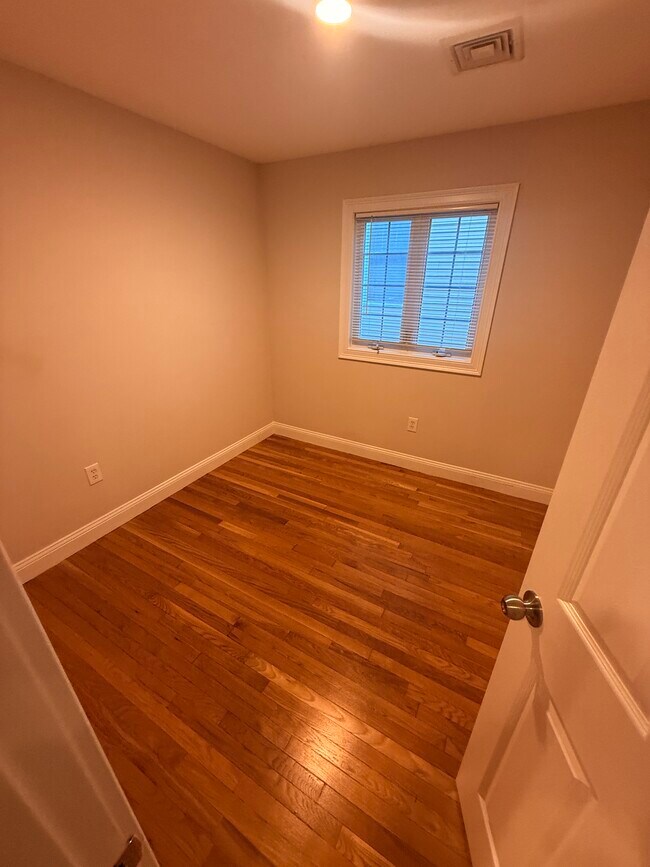 135 Calumet St, Unit 2 in Boston, MA - Building Photo - Building Photo