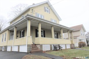 6 Mary St in Shelton, CT - Building Photo