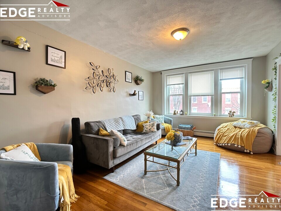 22 Wallingford Rd, Unit 4 in Boston, MA - Foto de edificio