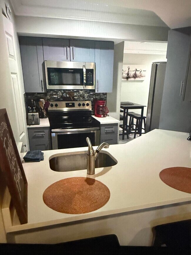 12725 Shoreline Dr in Wellington, FL - Building Photo - Building Photo