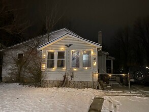 2085 Cedar St in Holt, MI - Building Photo - Building Photo