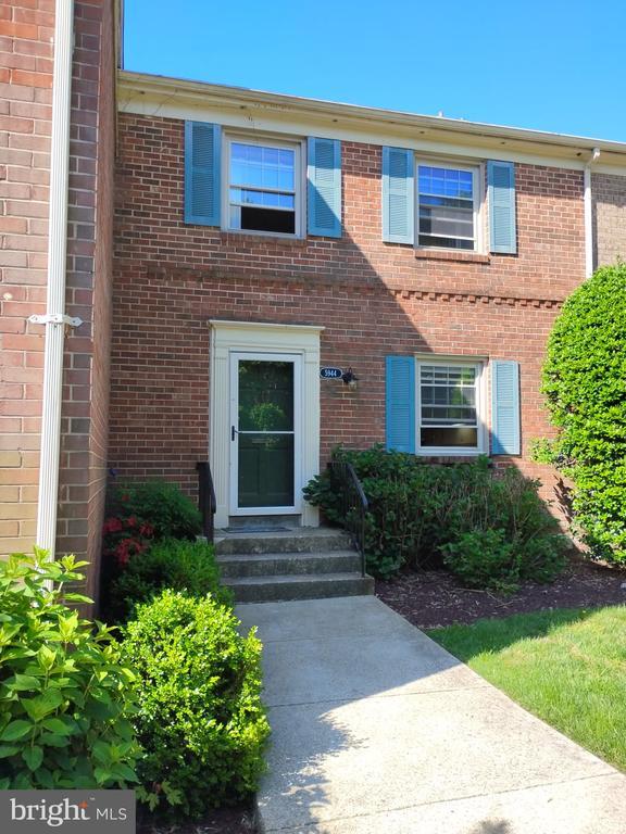 property at 5944 Westchester Park Dr