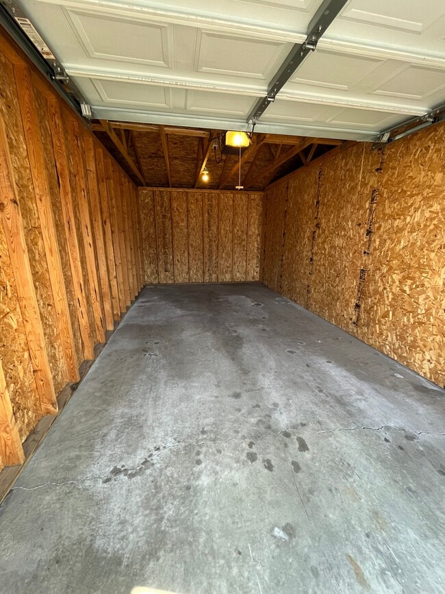 1001 Grandview Ave in Tomah, WI - Foto de edificio - Building Photo