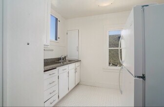 1525 Broadway in Alameda, CA - Foto de edificio - Building Photo