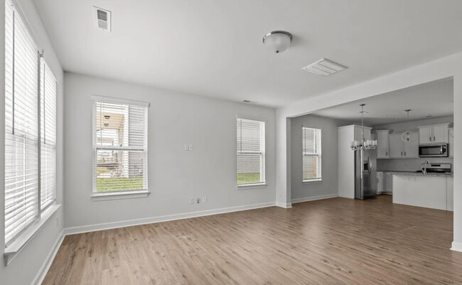 2821 Shamrock Dr in Charlotte, NC - Building Photo - Building Photo
