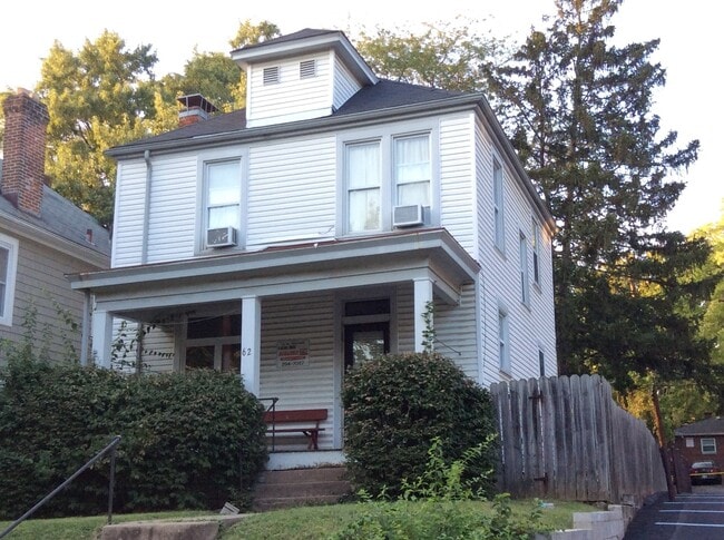 62 W Oakland Ave in Columbus, OH - Foto de edificio - Building Photo