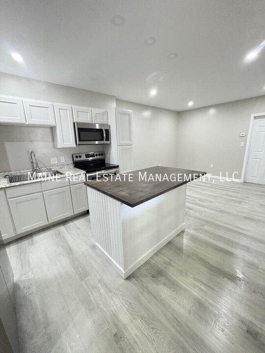 46 Bradbury St, Unit 1 in Old Town, ME - Building Photo
