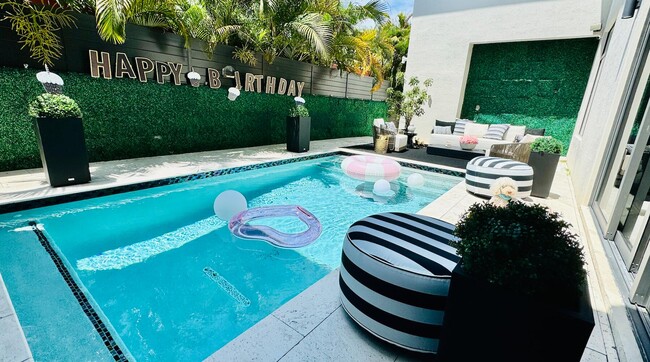 549 NE 10th Ave in Fort Lauderdale, FL - Building Photo - Building Photo