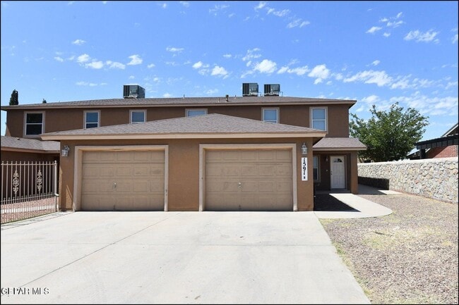 1591 Hartsdale Dr in Horizon City, TX - Building Photo - Building Photo