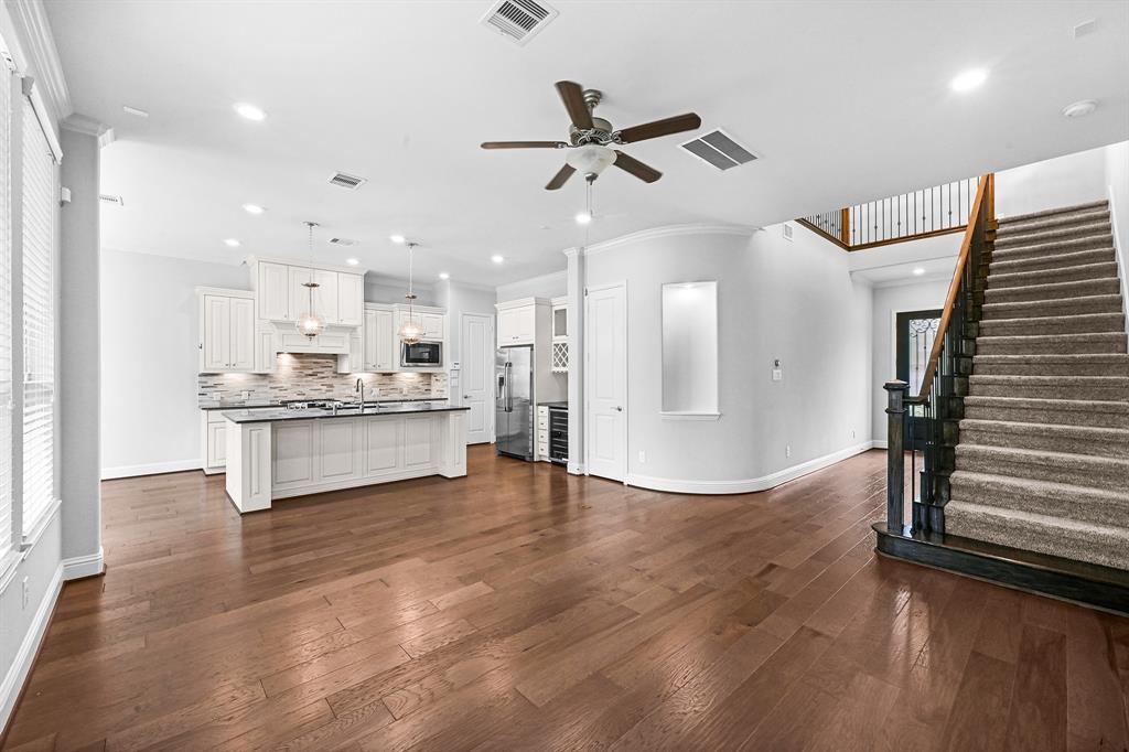 15 Dylan Branch Dr in Tomball, TX - Building Photo