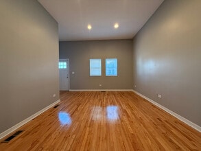 5906 S La Salle St in Chicago, IL - Building Photo - Building Photo