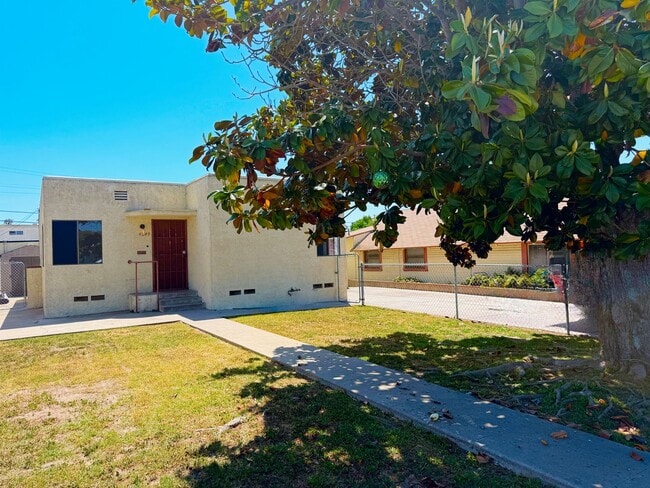 property at 4849 Saratoga Ave