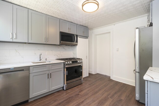 216 5th St-Unit -3 in Jersey City, NJ - Building Photo - Building Photo
