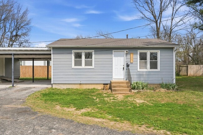 property at 700 1/2 S West Ave