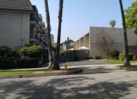 477 S El Molino Ave in Pasadena, CA - Foto de edificio - Building Photo