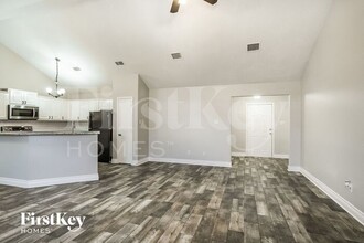 16209 N View Ct in Conroe, TX - Foto de edificio - Building Photo