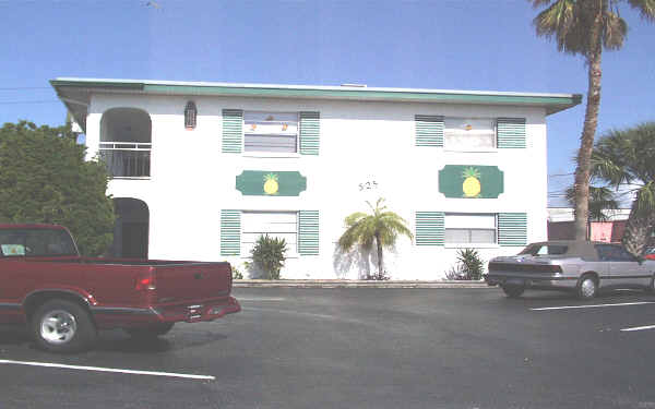 525 73rd Ave in St Pete Beach, FL - Foto de edificio