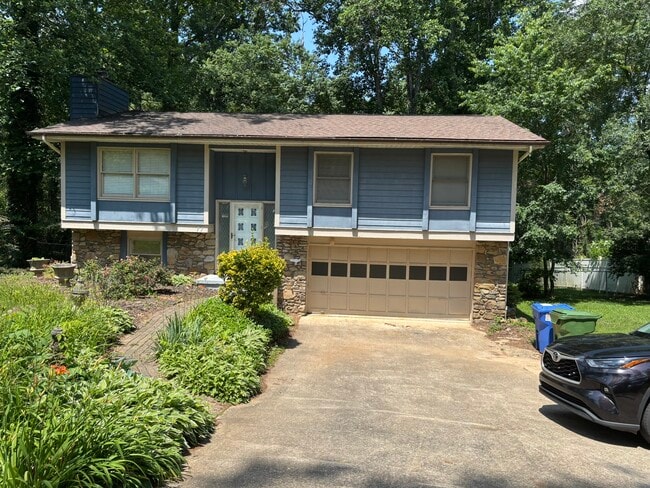 property at 77 Overlook Rd