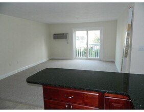 205 Elm St in Quincy, MA - Building Photo - Building Photo