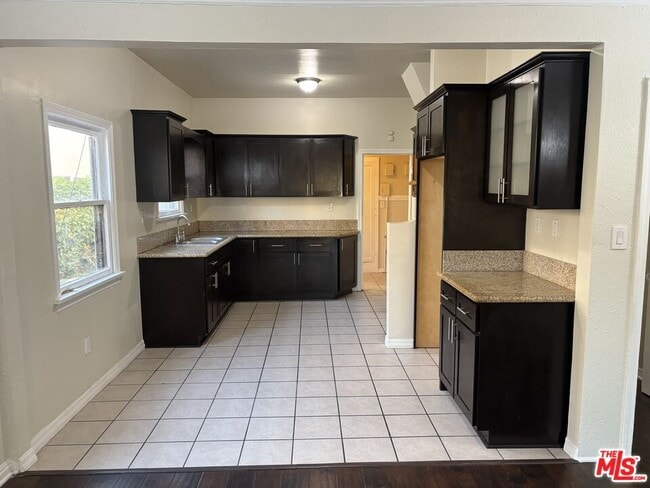 2831 Potomac Ave in Los Angeles, CA - Building Photo - Building Photo