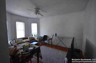 26 Haskell St, Unit 2 in Boston, MA - Foto de edificio - Building Photo