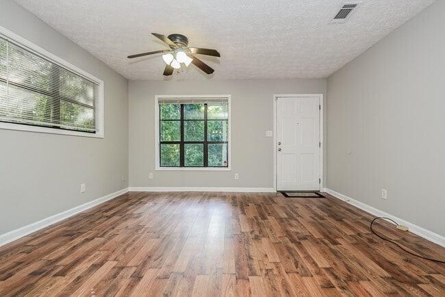 999 Fairview Rd in Stockbridge, GA - Building Photo - Building Photo