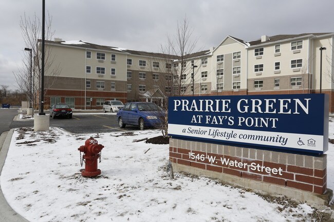 Senior Suites of Fay's Point in Blue Island, IL - Foto de edificio - Building Photo